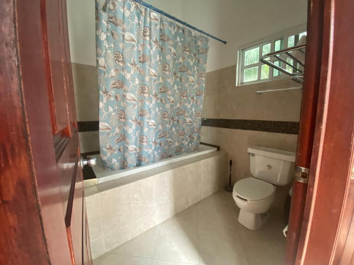 Casa Blanca Villa Плая дел Кармен Екстериор снимка